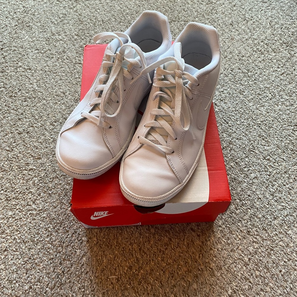 Nike Women's Court Royale